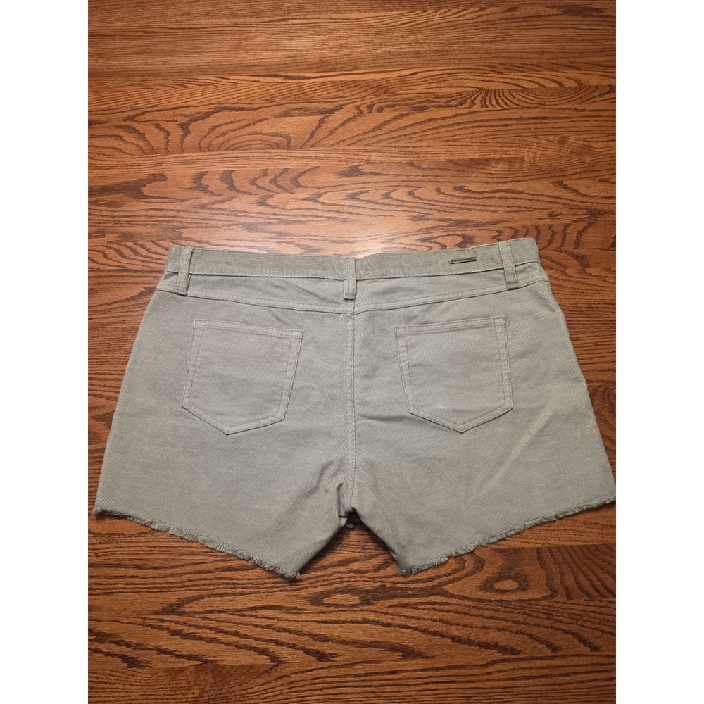 Carve Designs Oahu Corduroy Shorts Womens Size 14 Sage Green 4" Inseam - Picture 3 of 8